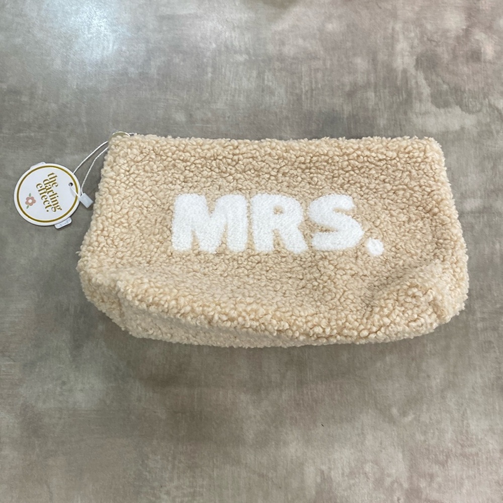 The darling effect “MRS.”Sherpa Cosmetic Bag